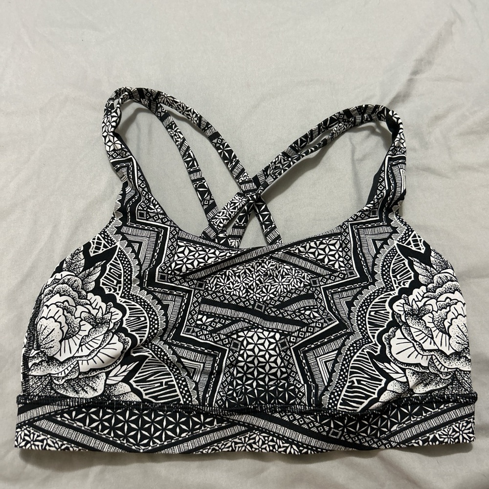 Lululemon sports bra